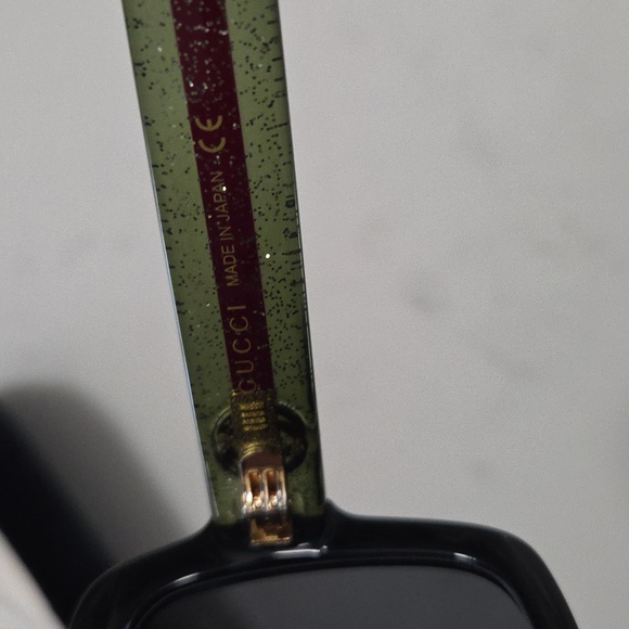 Gucci Women's Sunglasses with Black Frame and Red & Green Accents With Gold Logo - Picture 9 of 10